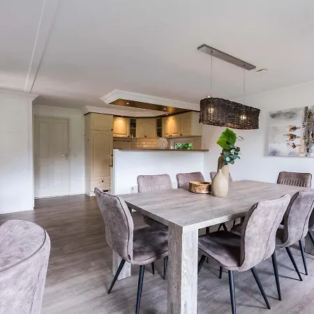 Holiday home Comfortable With Dishwasher, On De Veluwe