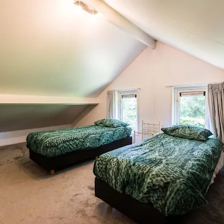 Holiday home Comfortable With Dishwasher, On De Veluwe Ede
